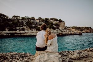 Mallorca engagement photographer Cala Lombards Santanyi